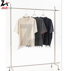Conjunto de camisetas y pantalones cortos al por mayor para hombre, conjuntos gemelos ajustados con logotipo de marca personalizado de calidad superior, impresión completa y lavado con aerosol - Product Image 3