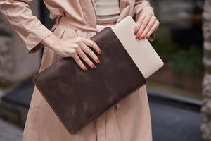 Funda de Piel Genuina Personalizada para Laptop Macbook, Impermeable, con Logotipo Personalizado, Alta Calidad, LLS-0042D - Product Image 2