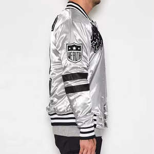 Veste bomber en satin pour homme, style équipe de baseball, boutons-pression, matelassée, streetwear d'hiver, vêtements d'extérieur - Product Image 3