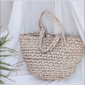 Sac rond élégant en jute avec pompon accessoire de mode écologique - Product Image 1