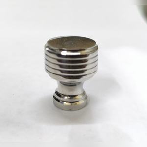 Embouts de tringle à rideau de luxe en métal moderne pour cuisine et salon, finition argentée, rainurés, décoratifs, support de fixation, vente en gros B2B mondiale - Product Image 4