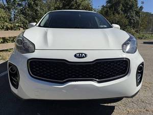 Precio bajo, Kia Sportage LX 2019 usado en venta - Product Image 2