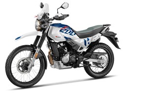 Modelo en Oferta He-ro Xp-ul-se 200: Eres Ilimitado con 2 Años de Garantía Internacional - Product Image 2