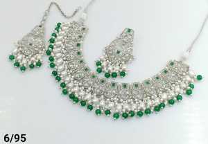 Último collar de gargantilla de fantasía de anuncio sin cortar Chapado en plata antiguo a la moda con juego de pendientes de mangtikka y conjunto de joyería para mujer - Product Image 3