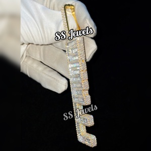สร้อยคอเงินฮิปฮอปโมอิสซาไนท์สำหรับผู้ชายจี้เพชรประดับเพชรพร้อมตัวอักษรแนวตั้งที่กำหนดชื่อเองได้ - Product Image 2