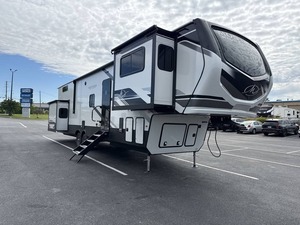 Nouveau 2025 K-e-y-s-t-o-n-e M-o-n-t-a-n-a H-i-g-h C-o-u-n-t-r-y 377FL prêt à la vente - Product Image 6