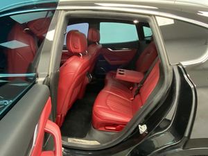 Mas-e-ra-ti Le_vante Gran_Lusso 3.0L AWD USADO de 2018 - Product Image 2