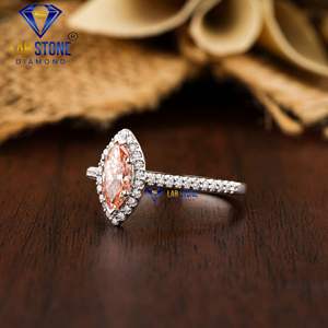 0,92 quilates TDW F.P. Anillo de diamantes Marquesa y redondo de oro blanco de 18 quilates con piedra creada en laboratorio con patrón de halo (CVD/HPHT) - Product Image 2