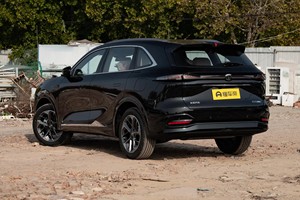 Nuevo Modelo 2025 Changans CS75 Plus SUV 1.5T R19 Transmisión Automática FWD Asientos de Cuero Volante a la Izquierda Euro V Gasolina - Product Image 6