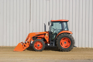 Tractor Kubota M7060 de 70HP con Transmisión por Engranajes, Tractor Utilitario Agrícola con Pala Frontal para Trabajos en Campos y Jardines - Product Image 3