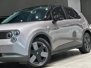 Hatchback électrique 2026 105 kW (141 CV) EV d'occasion, 5 portes, voiture urbaine, technologie de remplacement de batterie avancée, compacte et luxueuse, 0-100% écoénergétique - Product Image 3