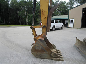 Mini excavadora multiusos Caterpillar 312DL 2009 con peso operativo de 8 toneladas, carga nominal de 2 toneladas, fácil de operar - Product Image 5