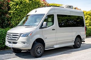 Mejor Oferta 2025 Sprinter 2500 Day Cruiser |   Furgoneta de Lujo VIP |   Asientos Premium |   Vehículo Listo para Exportación - Product Image 2