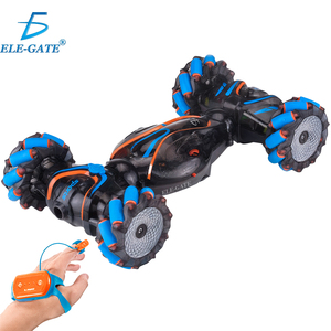 Auto RC 4x4 di Alta Qualità con Luci RGB, Effetto Fumo, Controllo Dual 2.4GHz, Funzione di Rilevamento Gesti e Rotazione a 360° - Product Image 2