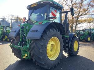 Tracteur agricole d'occasion John Deere 7R330 à vendre - Product Image 3