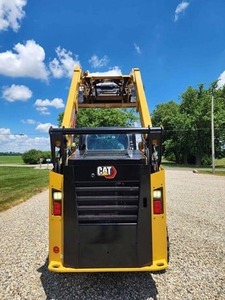 Minicargadora CAT 242D3 bastante usada a la venta - Product Image 2