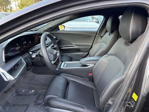 Voiture d'occasion LucLd Air Touring 4 portes berline AWD (DD électrique) 4x4/AWD - Product Image 5