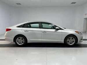 รถมือสองราคาถูก ปี 2024 ขับเคลื่อนล้อหน้า พวงมาลัยซ้าย เบนซิน/น้ำมัน ล้อแม็ก R17 เบาะหนัง หลังคาซันรูฟแบบพาโนรามา รถเก๋ง เครื่องยนต์ 4.5 ลิตร V8 เกียร์อัตโนมัติ ล้อแม็กอะลูมิเนียม สีเข้ม - Product Image 3