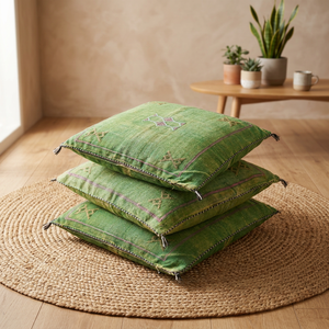 Magnifique coussin en soie de cactus marocaine fait main et personnalisable avec broderie pour la décoration de la maison - Product Image 3