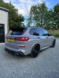 BMW X5 M-Sport 2019, boîte automatique, intérieur foncé, sièges en cuir, taille des pneus R17, conduite à gauche - Product Image 3