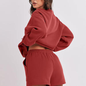 Conjunto personalizado de Sudadera con capucha y pantalones cortos para mujer, elegante conjunto de dos piezas, cómodo para entrenamiento, entrenamiento físico y uso diario - Product Image 3