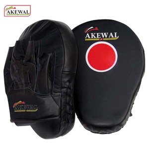 Vente en gros de coussinets de mise au point noirs personnalisés pour la boxe et le kickboxing en cuir de vachette de haute qualité - Product Image 3