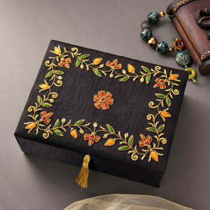 Elegante caja rectangular de tela bordada hecha a mano para todas las ocasiones y regalos hecha a mano en la India por EXOTIC INDIAN ART - Product Image 5