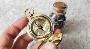 Brújula Latón macizo Diámetro Brújula de botón pulsador de latón grande con tapa de cierre Trabajo de calidad de viaje - Product Image 2