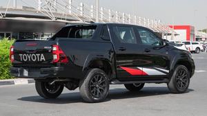 Neuf / Occasion NOIR 2023 TOYOTA HILUX DC GR SPORT Caméra arrière 360° Capacité de charge 31-40T Émissions Diesel / Essence Automatique - Product Image 5