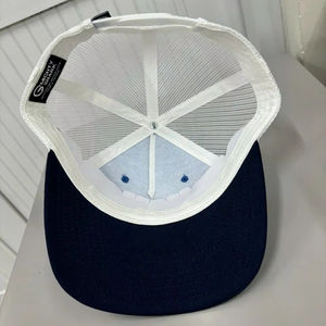 Casquette de camionneur personnalisée à 5 panneaux, forme structurée, tissu maillé, logo en cuir sportif d'extérieur pour performance décontractée, casquettes de camionneur - Product Image 5
