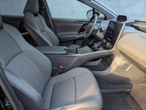 Voiture d'occasion de qualité et abordable, Toyota bZ-4X XLE 2023, conduite à gauche - Product Image 4