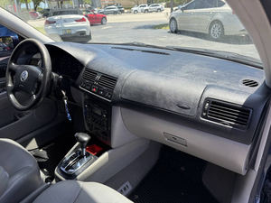 2003 pour Volkswagen pour Jetta GLS berline automatique Turbo moteur AWD lumière d'entraînement intérieur sièges en cuir R16 taille des pneus - Product Image 6