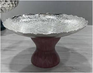 Plato de servir elegante para utensilios de cocina Hotel Restaurante Plato de servir frutas Plato de latón y resina de forma redonda con acabado plateado - Product Image 2