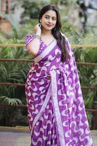 ผ้าส่าหรีผ้าฝ้ายชานเดรีแท้สำหรับผู้หญิง พร้อมลายบาติกแบบแฮนด์บล็อกที่มีสไตล์ และพู่ผ้าฝ้ายที่ปลายผ้าส่าหรี - Product Image 3