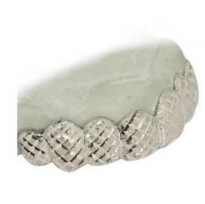 Grilles de dents Hip Hop sur mesure avec Moissanite ou CZ disponible à prix compétitif - Product Image 3