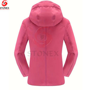 Chaqueta Softshell Impermeable de Invierno para Mujer, Tallas Grandes, Colores y Diseños Personalizados, con Cremallera Completa y Capucha, de Secado Rápido - Product Image 3