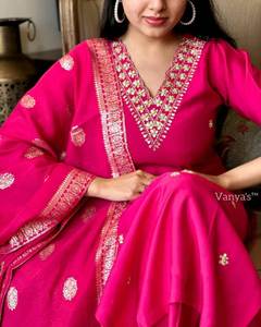 Pure 100% tela de seda romana de viscosa pesada Full Zari Work hasta la rodilla Kurti & Pent con Dupatta para mujeres o niñas en venta - Product Image 3