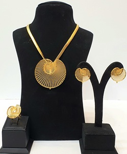 Ensemble de pendentifs élégants plaqués or 24 carats Zircon de style classique de haute qualité pour mariage fiançailles anniversaire cuivre cadeau parfait - Product Image 1