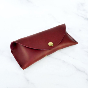 Ensemble étui à lunettes rigide de luxe étui à lunettes en cuir PU boîtes à lunettes de soleil avec logo personnalisé triangle pliant - Product Image 1