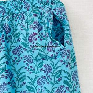 Hermoso Vestido Estampado Floral en Bloques de Algodón, Vestido para Uso Casual, Vestido Estampado a Mano - Product Image 2