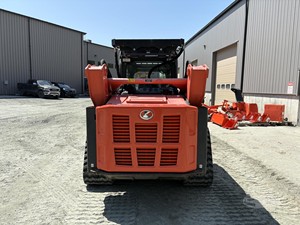 รถตักล้อยาง Kubota SVL95-2S/SVL97-2 มือสองราคาถูก เครื่องยนต์ดีเซล  รับน้ำหนักได้ 500 ตัน  ปั๊มไฮดรอลิกประสิทธิภาพสูง พร้อมเกียร์ Kubota - Product Image 6