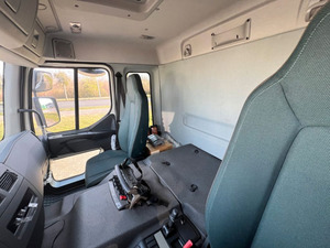 Camión de Carga Usado VOLVO FE 320 2022 con Grúa 4x2 Automático Diésel Euro 5 para Construcción y Transporte - Product Image 6