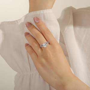 Ensemble de bagues de mariage ovales Jeulia Heart Beat - Bijoux de mariage en argent sterling et diamants - Product Image 5