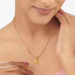 Collar con Colgante de Ganesh Sagrado en Oro - Product Image 2