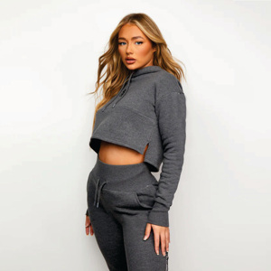 Felpa con Cappuccio da Donna in Grigio Medio Mélange, 58% Poliestere 42% Cotone, con Fodera in Pile e Nastro Decorativo, Modello Crop, Basso MOQ - Product Image 1