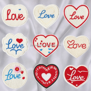 Parche Bordado con Forma de Corazón para Ropa y Gorras - Product Image 6