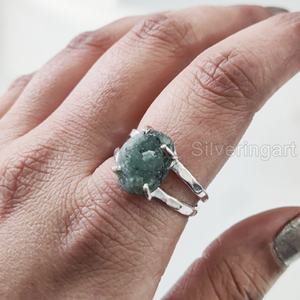Bijoux en pierre brute bague pour femme émeraude naturelle pierre précieuse brute mai pierre de naissance 2 bande martelée bague en argent sterling 925 de Noël - Product Image 2