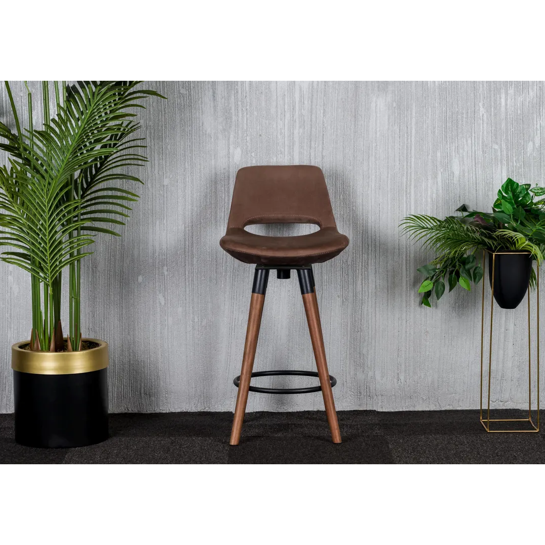 สีน้ำตาล