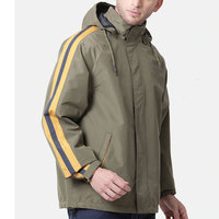 Veste coupe-vent technique en toile vert olive à capuche, imperméable, pour l'extérieur, usine OEM de Sialkot, fournisseur B2B de vêtements de pluie personnalisés en gros