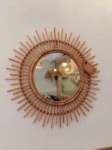 Miroir mural en rotin vintage en forme de fleur, miroir moderne décoratif en rotin naturel tissé du vietnam à bas prix - Product Image 2